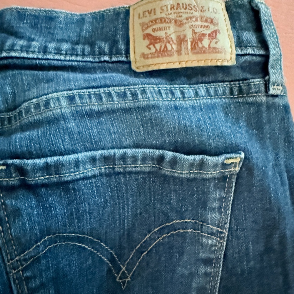 Levi's Women's Straight 505 Jeans in Dark Blue size 12, waist 31, length 28 - Picture 8 of 10